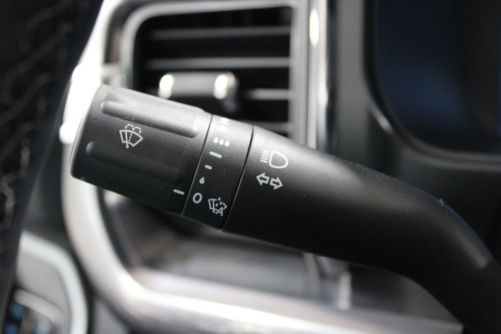 New 2026 Ford F250 Lariat w/ Black Appearance Package image 39