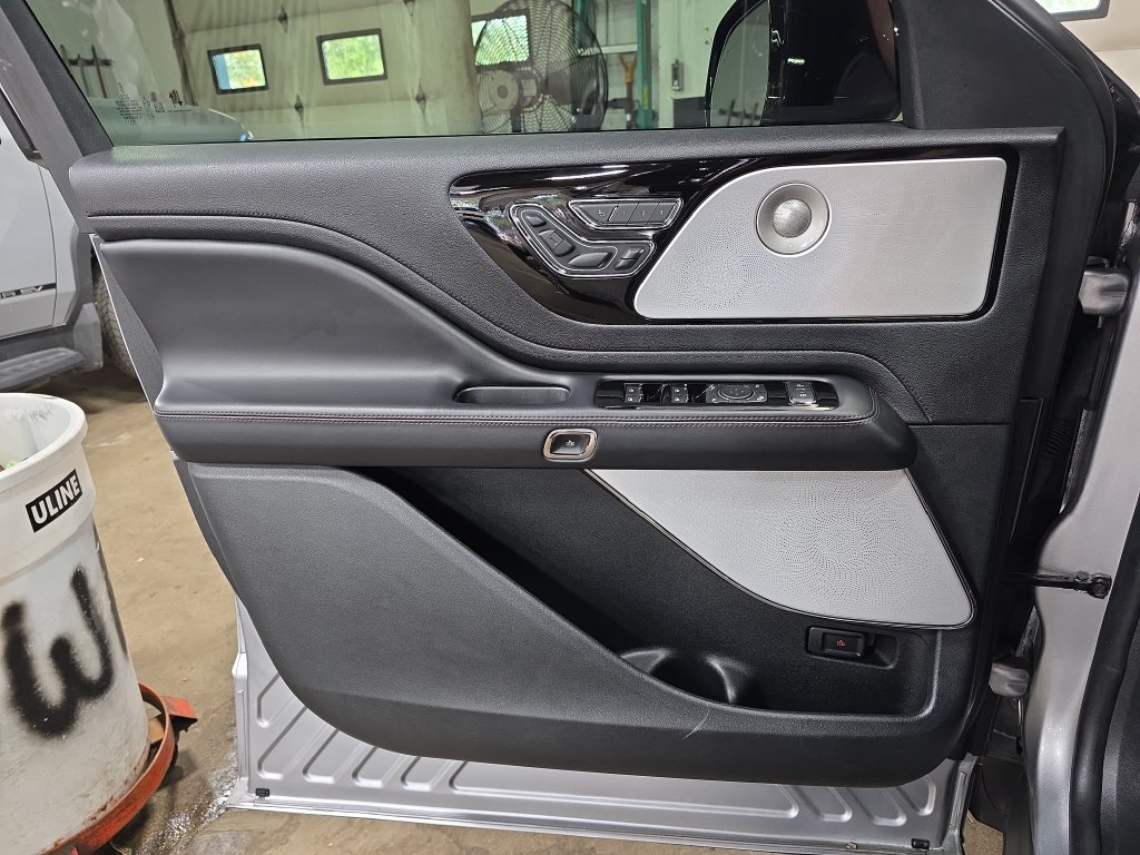 Used 2021 Lincoln Aviator Reserve w/ Equipment Group 201A AWD/4WD image 26