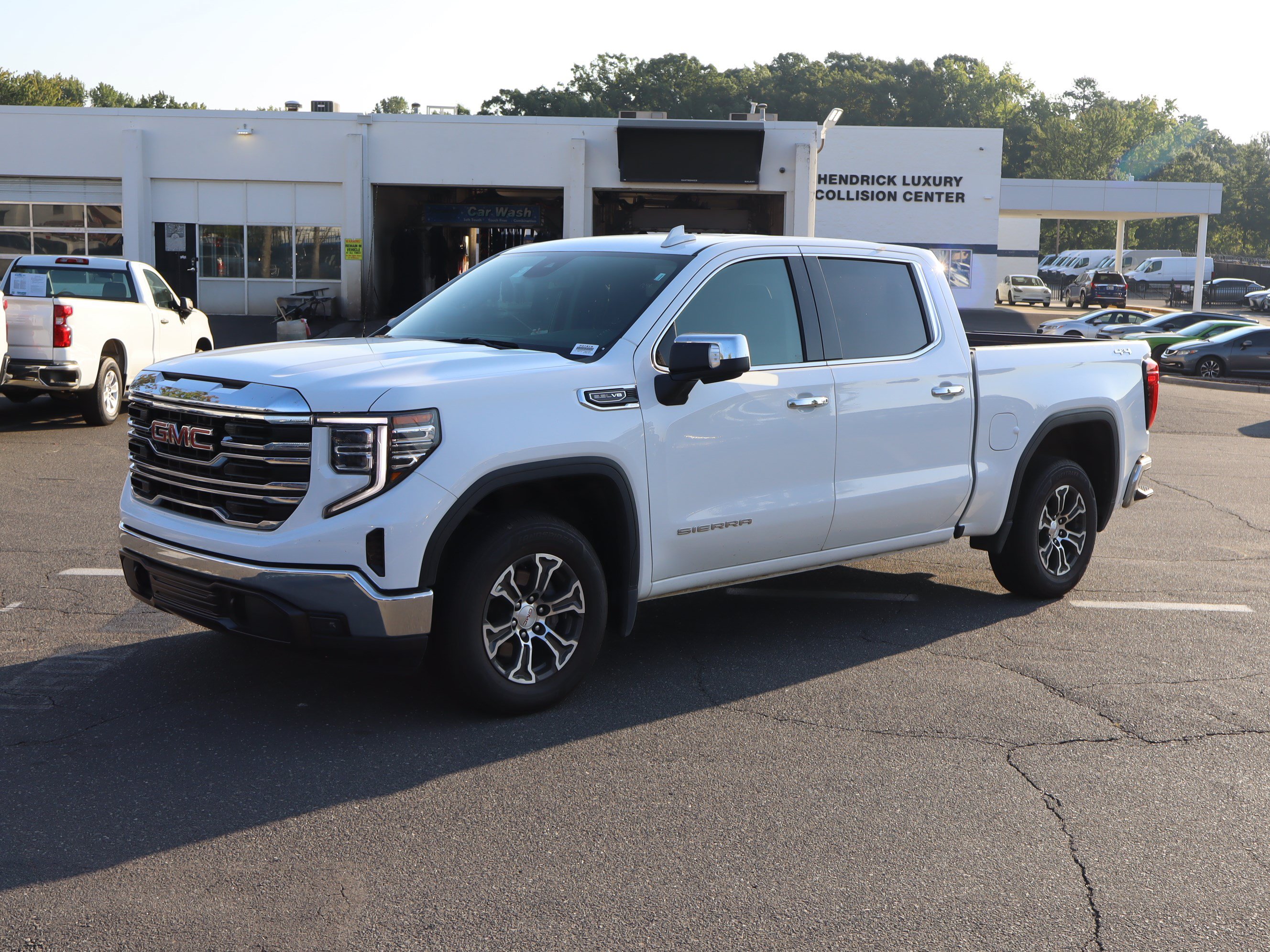 Used 2025 GMC Sierra 1500 SLT AWD/4WD image 16