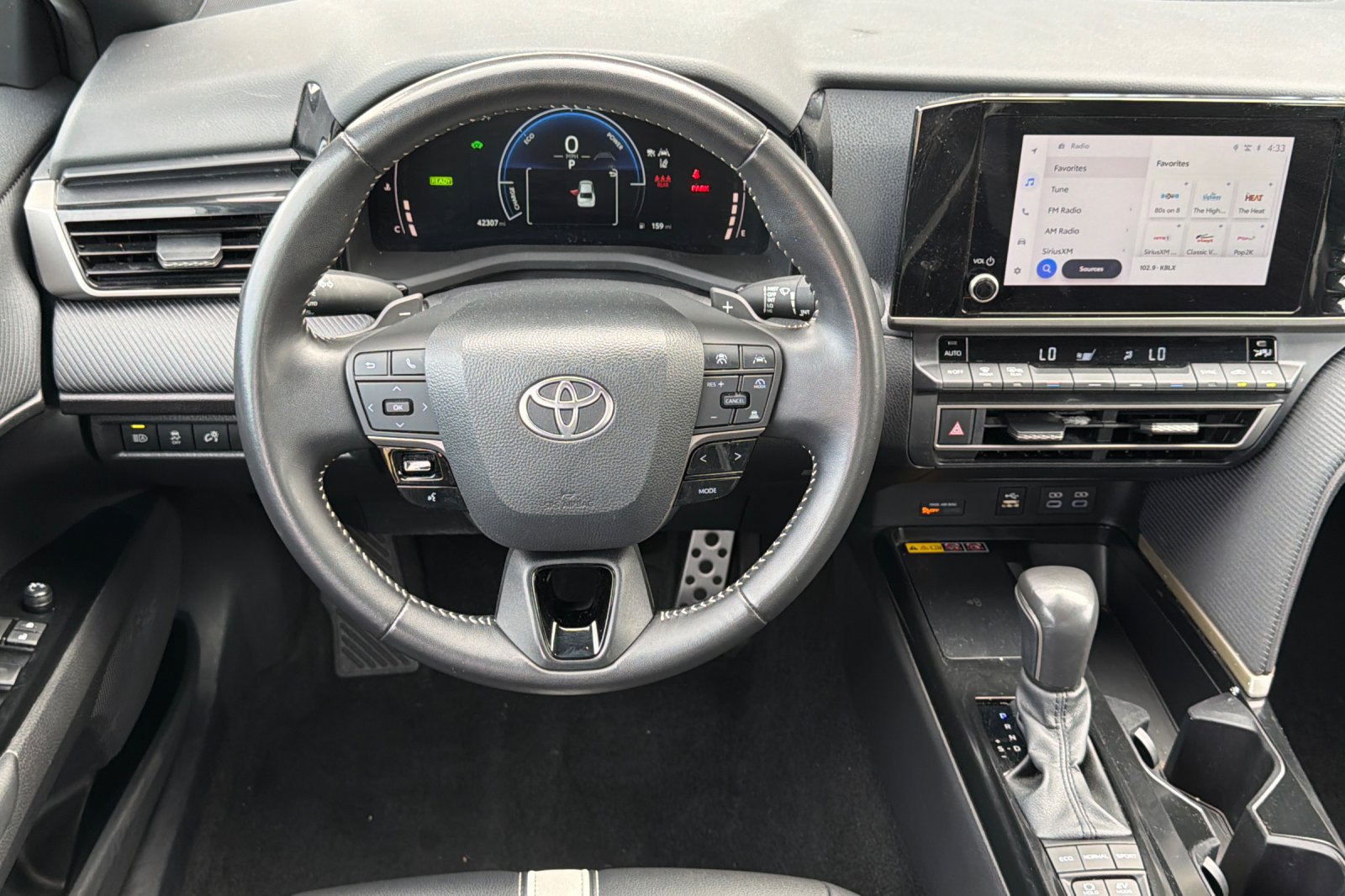 Used 2025 Toyota Camry SE FWD image 18