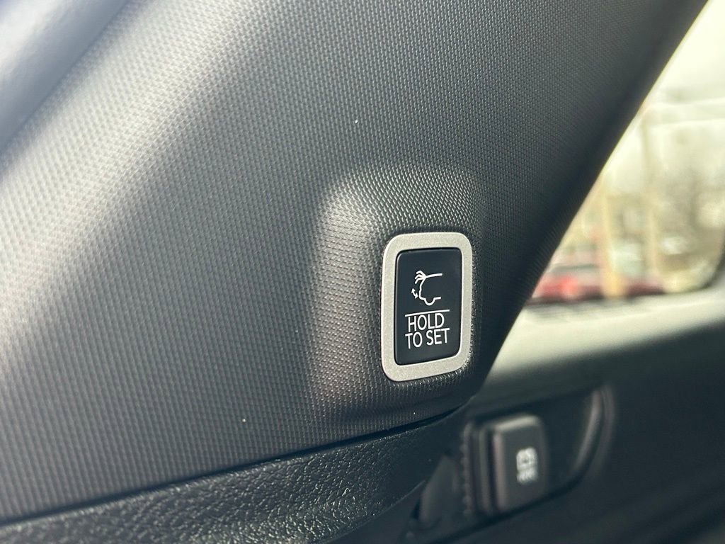 New 2025 Jeep Grand Cherokee Limited w/ Black Appearance Package image 9