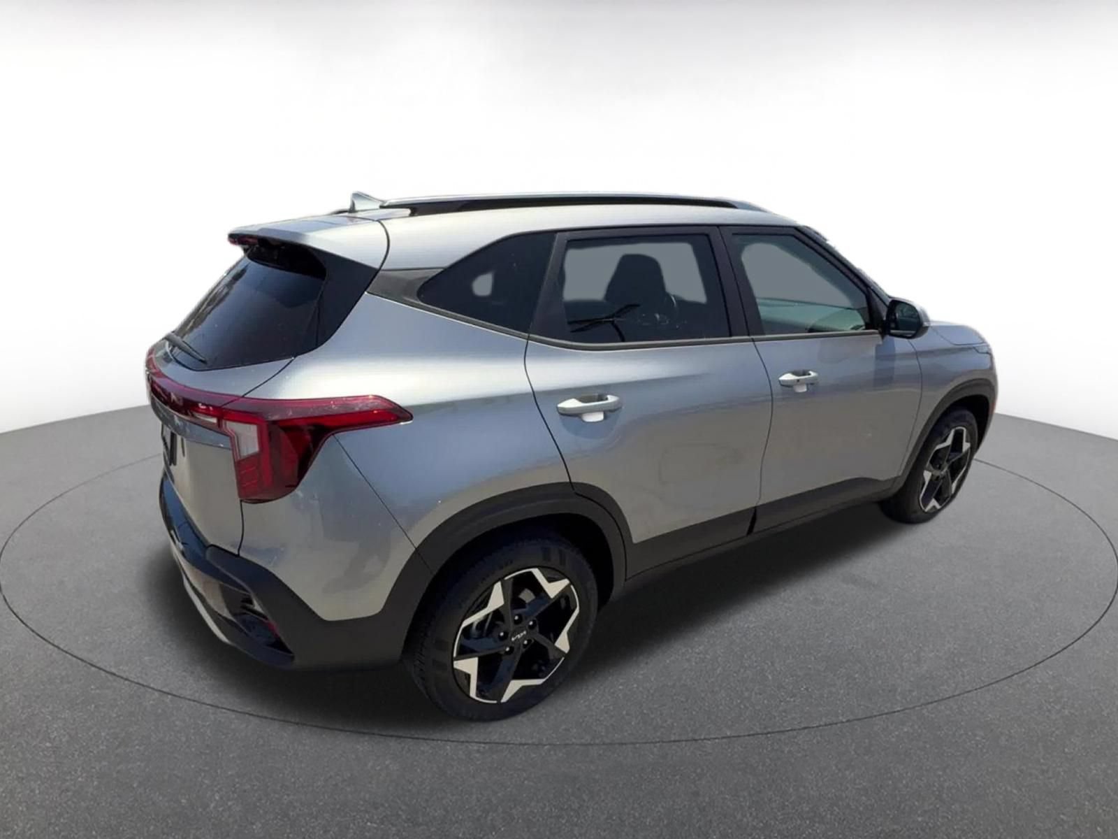 Used 2025 Kia Seltos S FWD image 14