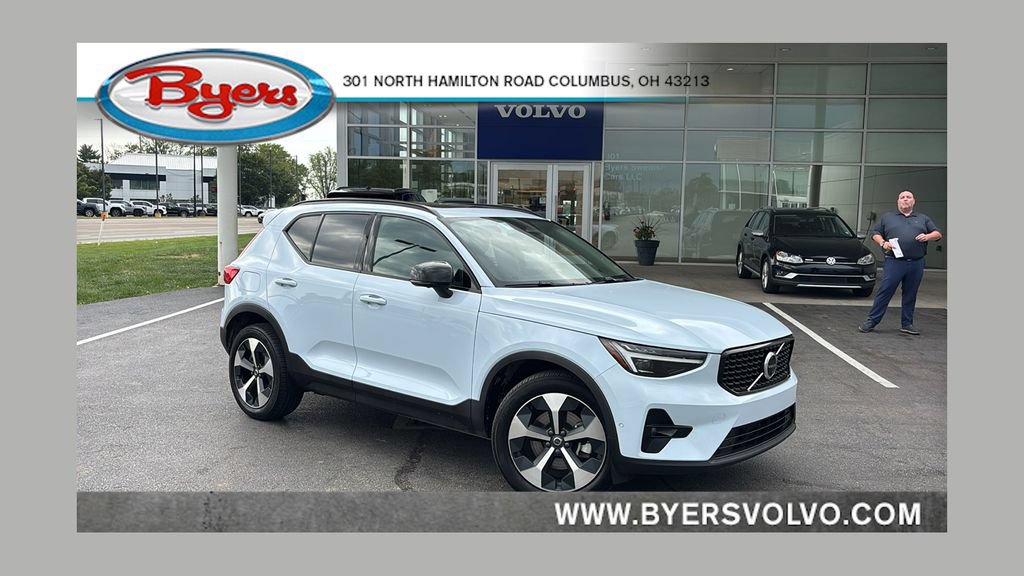 Used 2026 Volvo XC40 B5 Plus AWD/4WD image 1