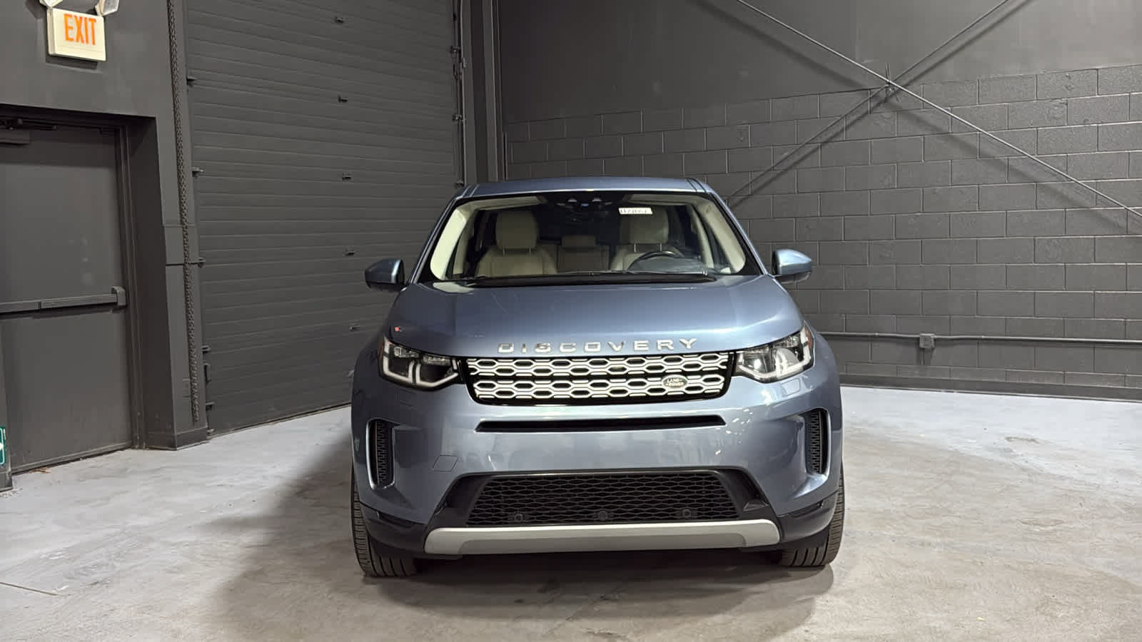 Used 2020 Land Rover Discovery Sport SE AWD/4WD image 2