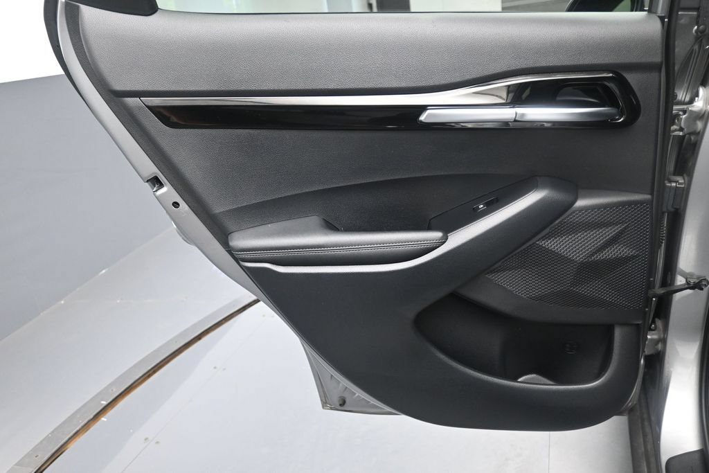 Used 2025 Kia Seltos S FWD image 21