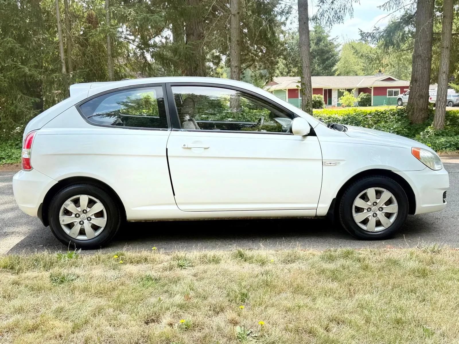 Used 2009 Hyundai Accent GS w/ Premium Pkg 3 FWD image 6