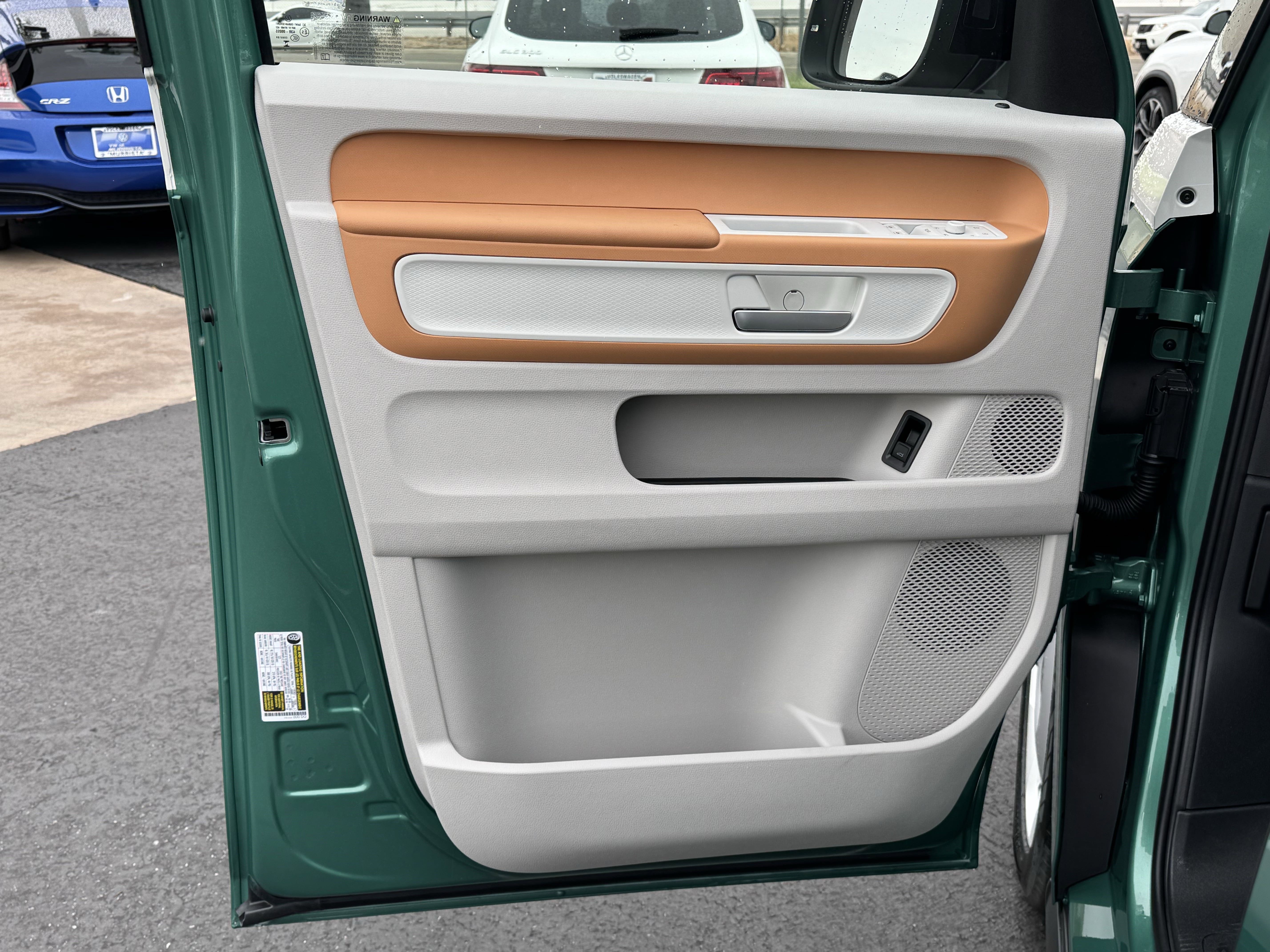 Used 2025 Volkswagen ID. Buzz 1st Edition image 13