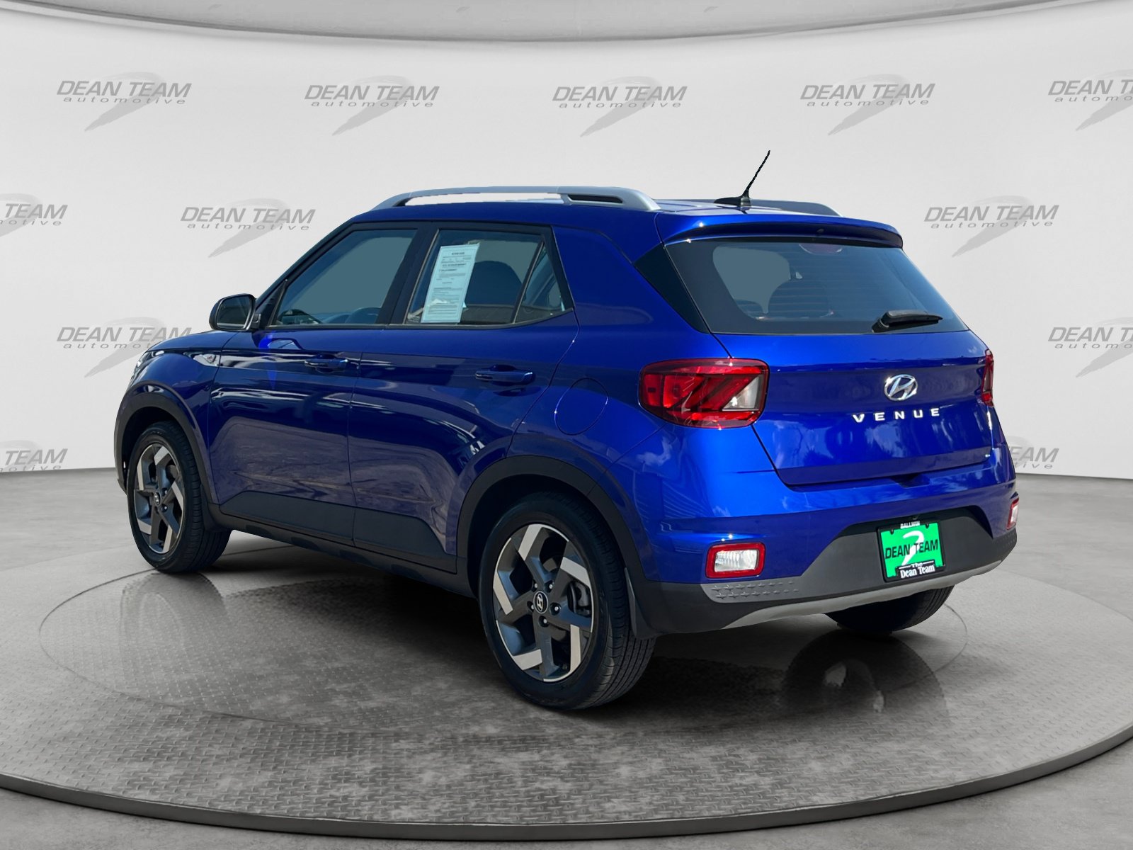 Used 2024 Hyundai Venue SEL FWD image 6