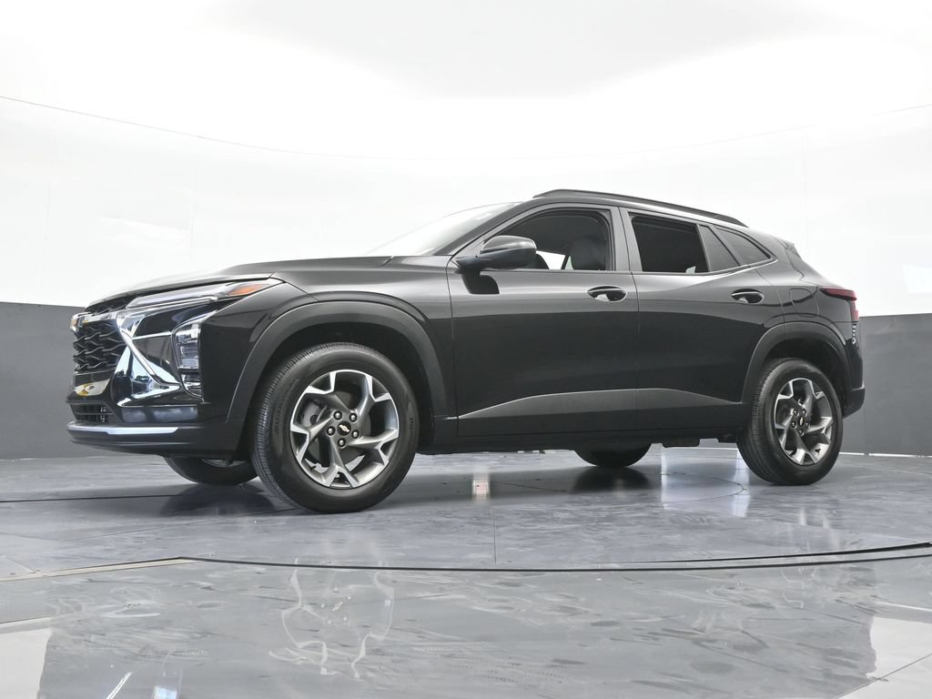 Used 2025 Chevrolet Trax LT FWD image 53