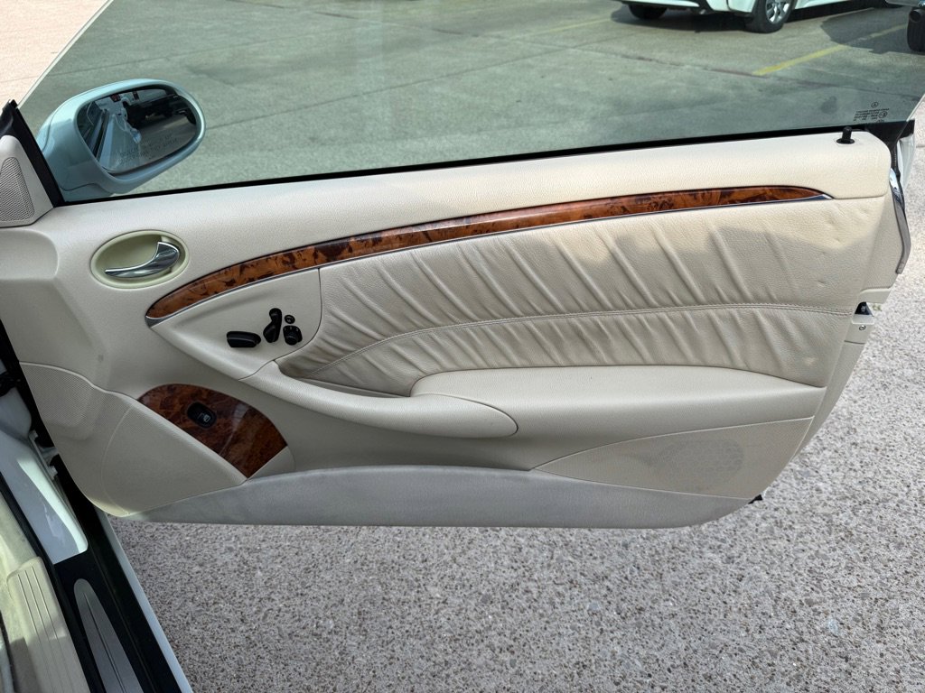 Used 2007 Mercedes-Benz CLK 350 Cabriolet image 16