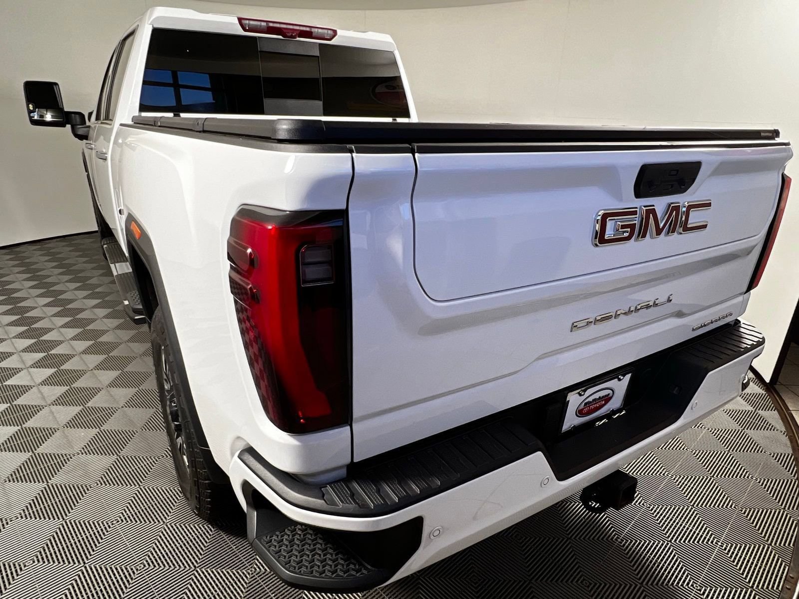Used 2024 GMC Sierra 2500 Denali w/ Denali Reserve Package AWD/4WD image 7