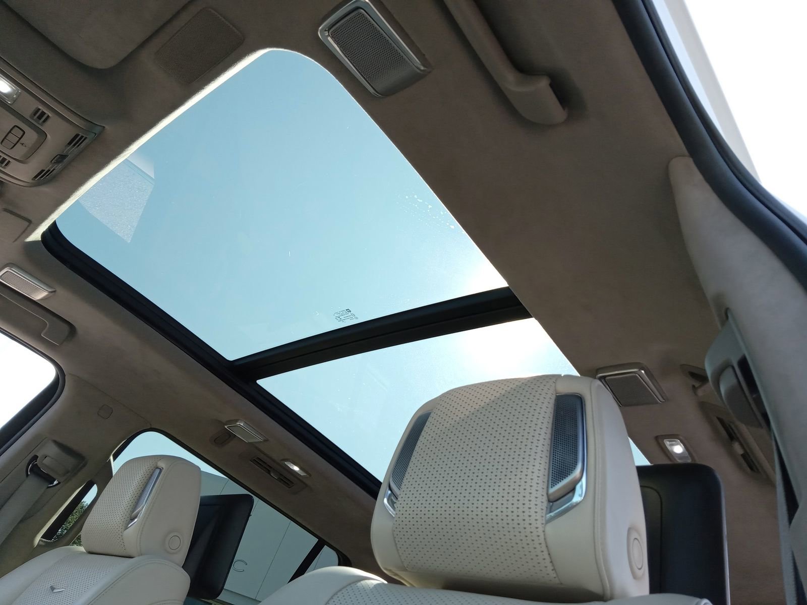 Used 2022 Cadillac Escalade ESV Sport Platinum w/ LPO, ONYX Package image 6