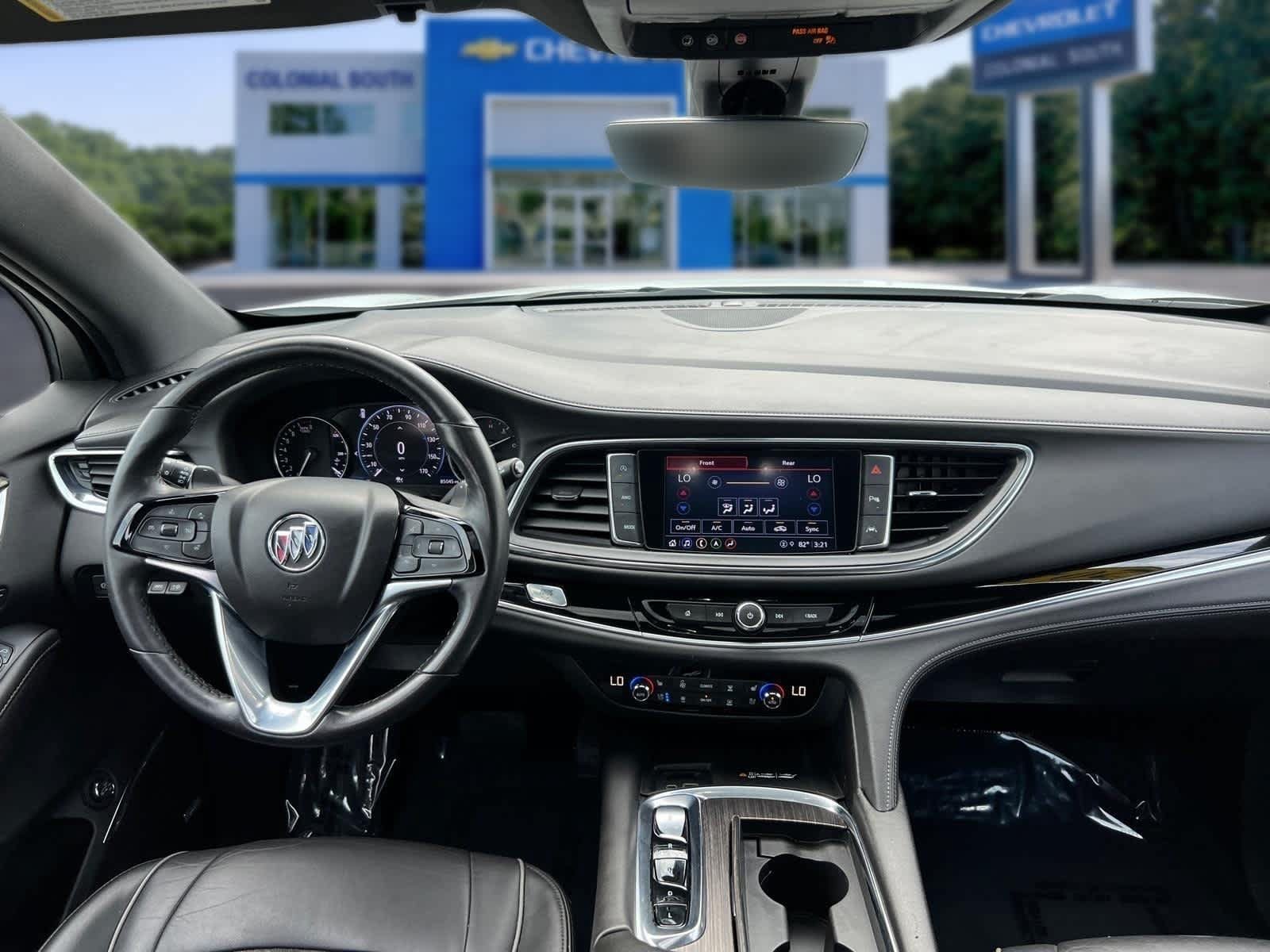 Certified 2022 Buick Enclave Avenir w/ Trailering Package, 5000 lbs. AWD/4WD image 31