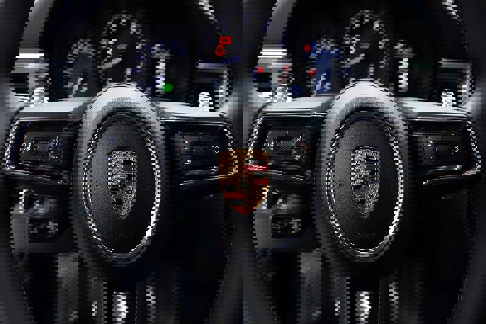 Certified 2025 Porsche Macan image 14