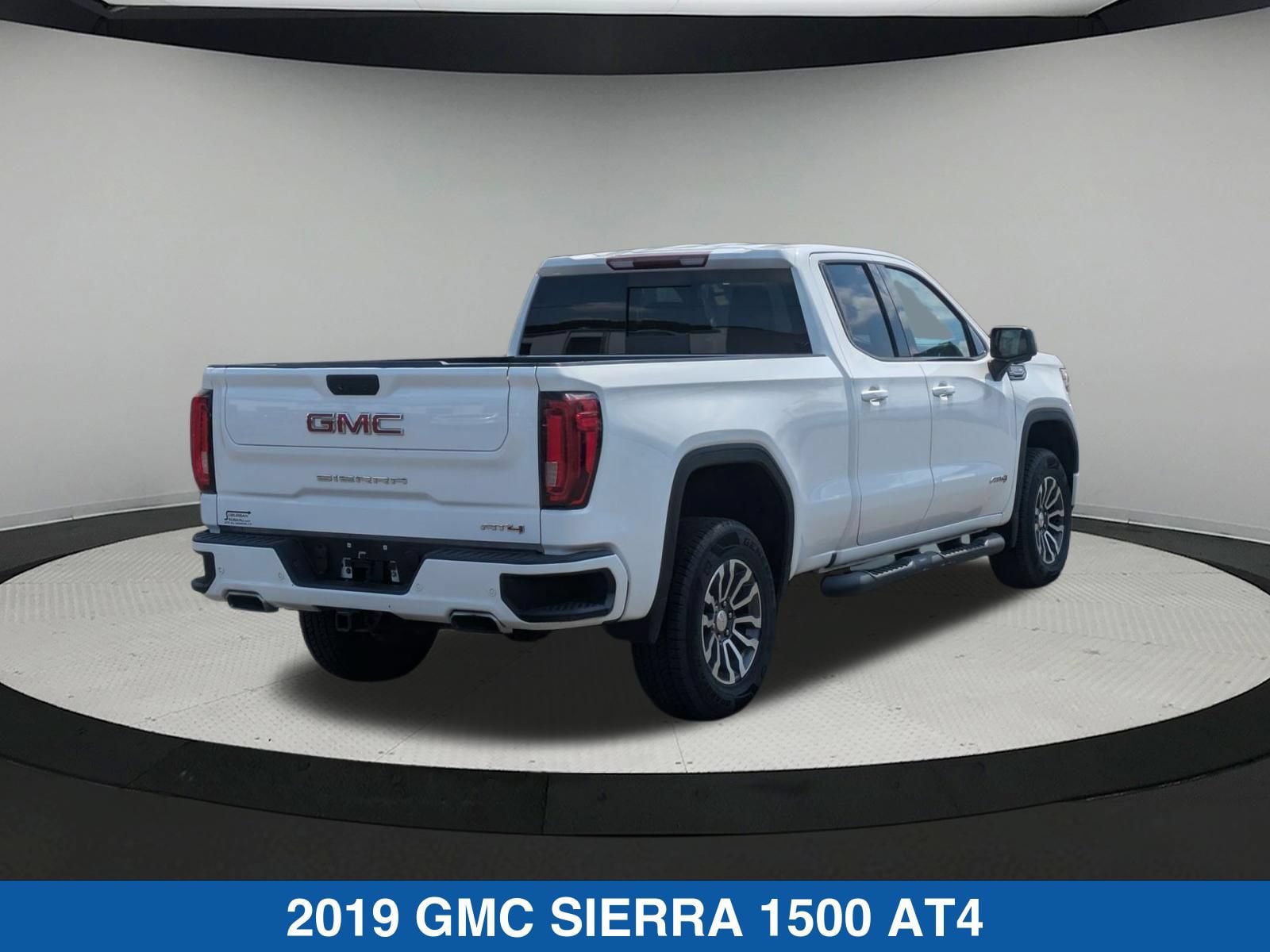 Used 2019 GMC Sierra 1500 AT4 w/ AT4 Premium Package AWD/4WD image 4