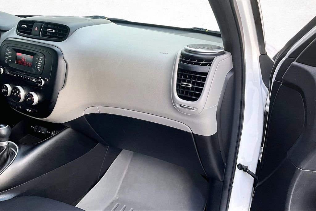 Used 2015 Kia Soul image 22