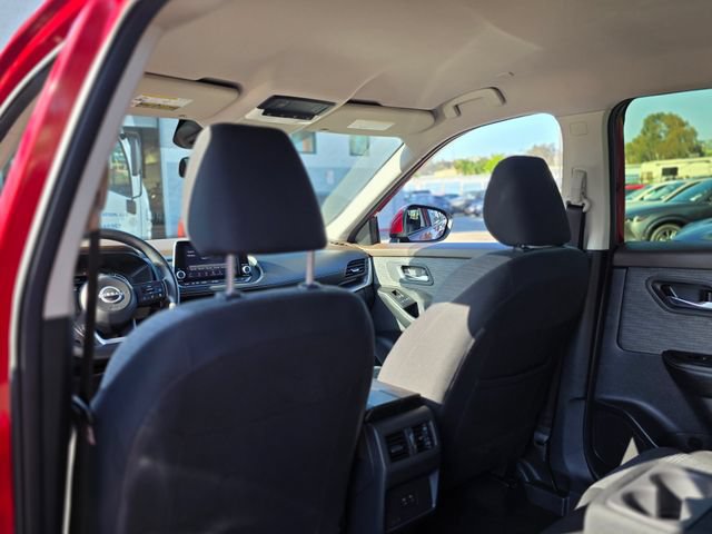 Used 2023 Nissan Rogue SV FWD image 17