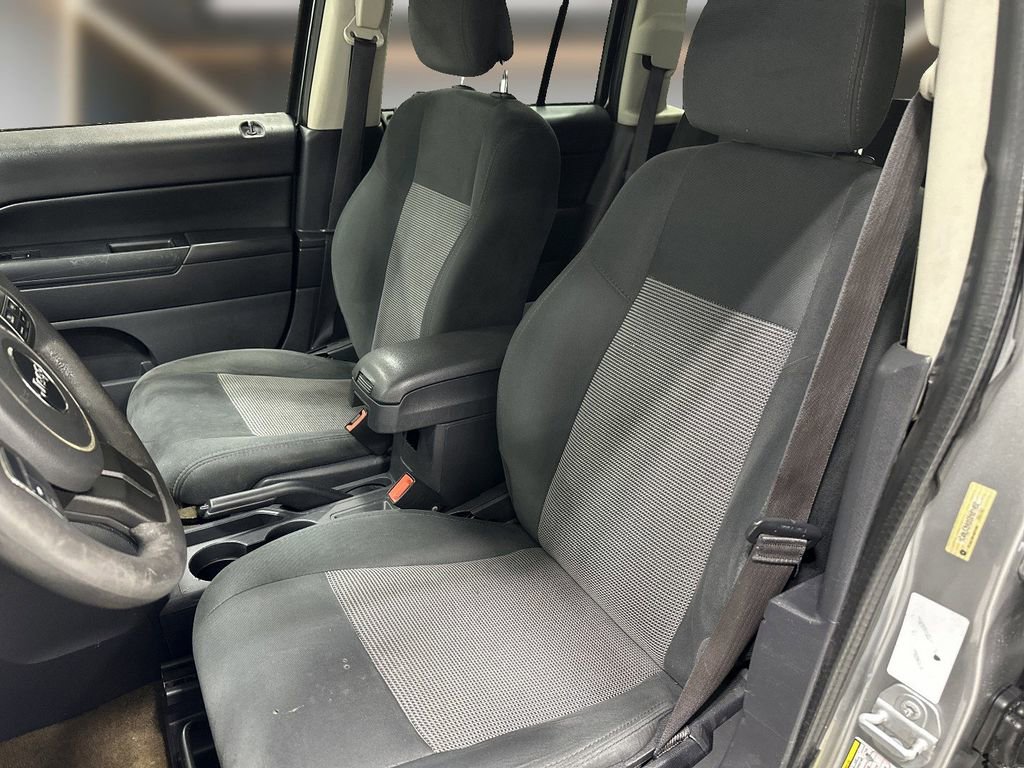 Used 2016 Jeep Compass Sport w/ Power Value Group FWD image 7