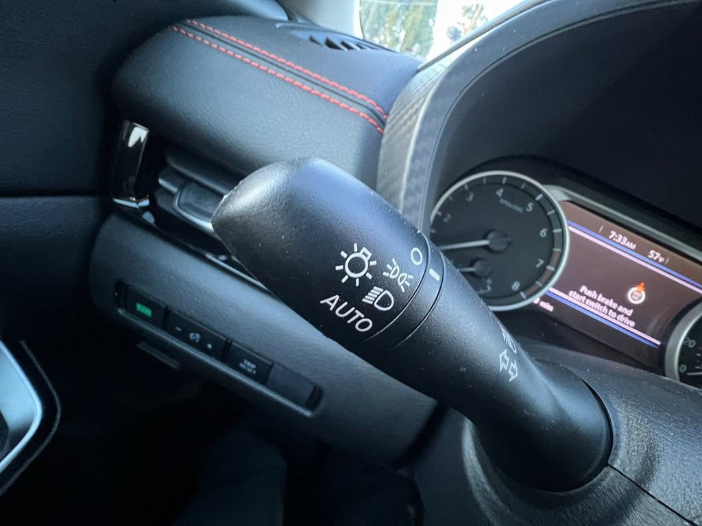 Certified 2025 Nissan Sentra SR image 16