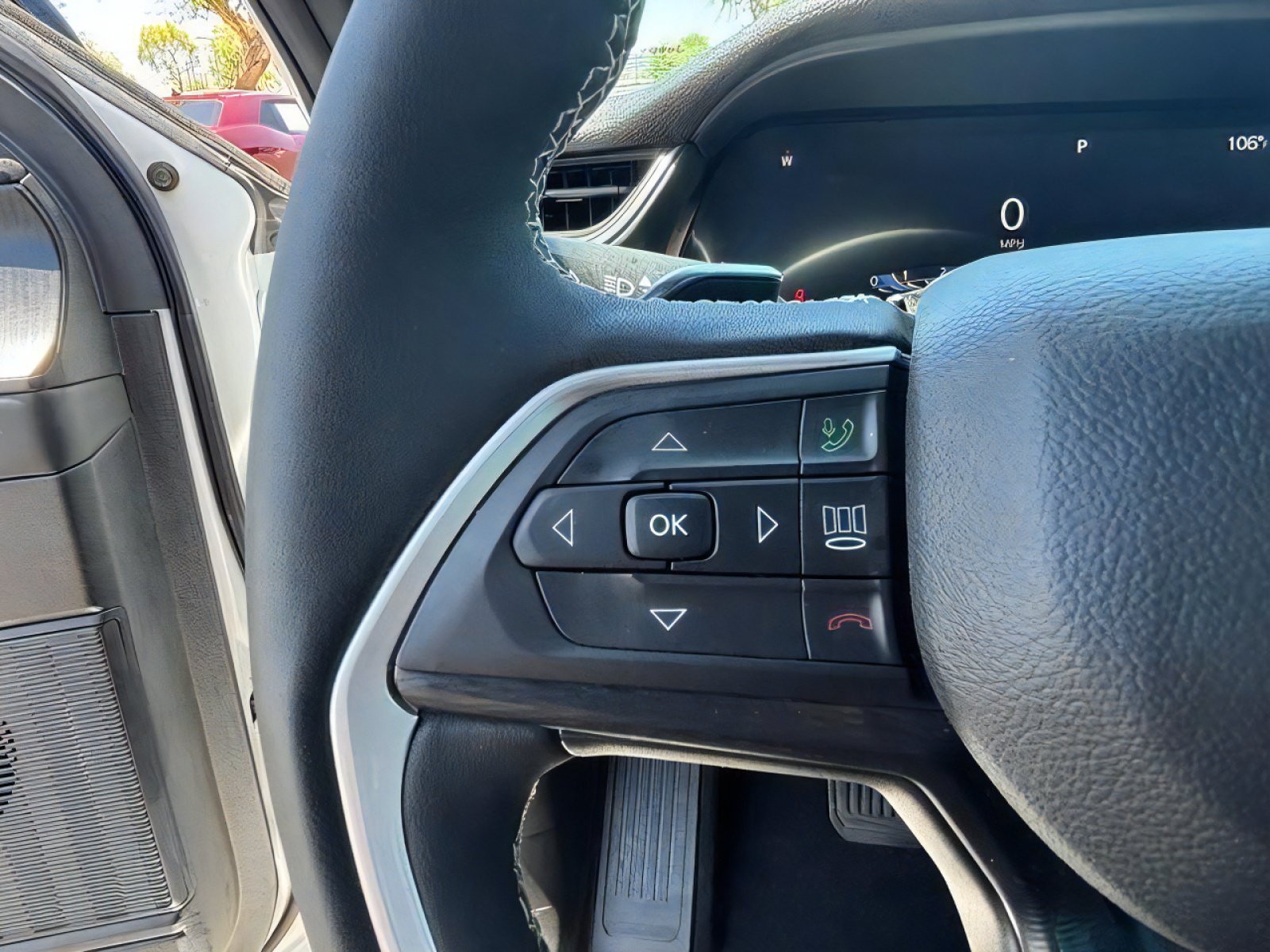 Used 2025 Jeep Grand Cherokee L Altitude RWD image 23