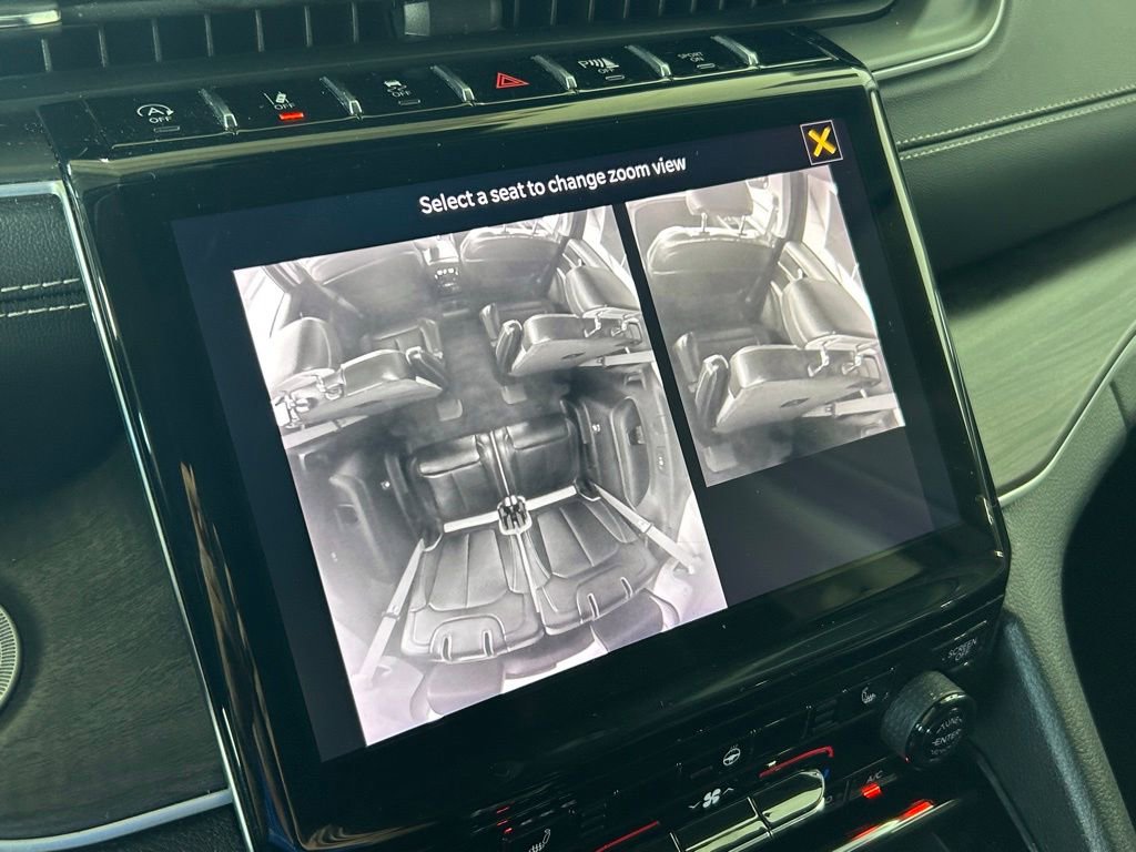 Used 2023 Jeep Grand Cherokee L Limited image 13