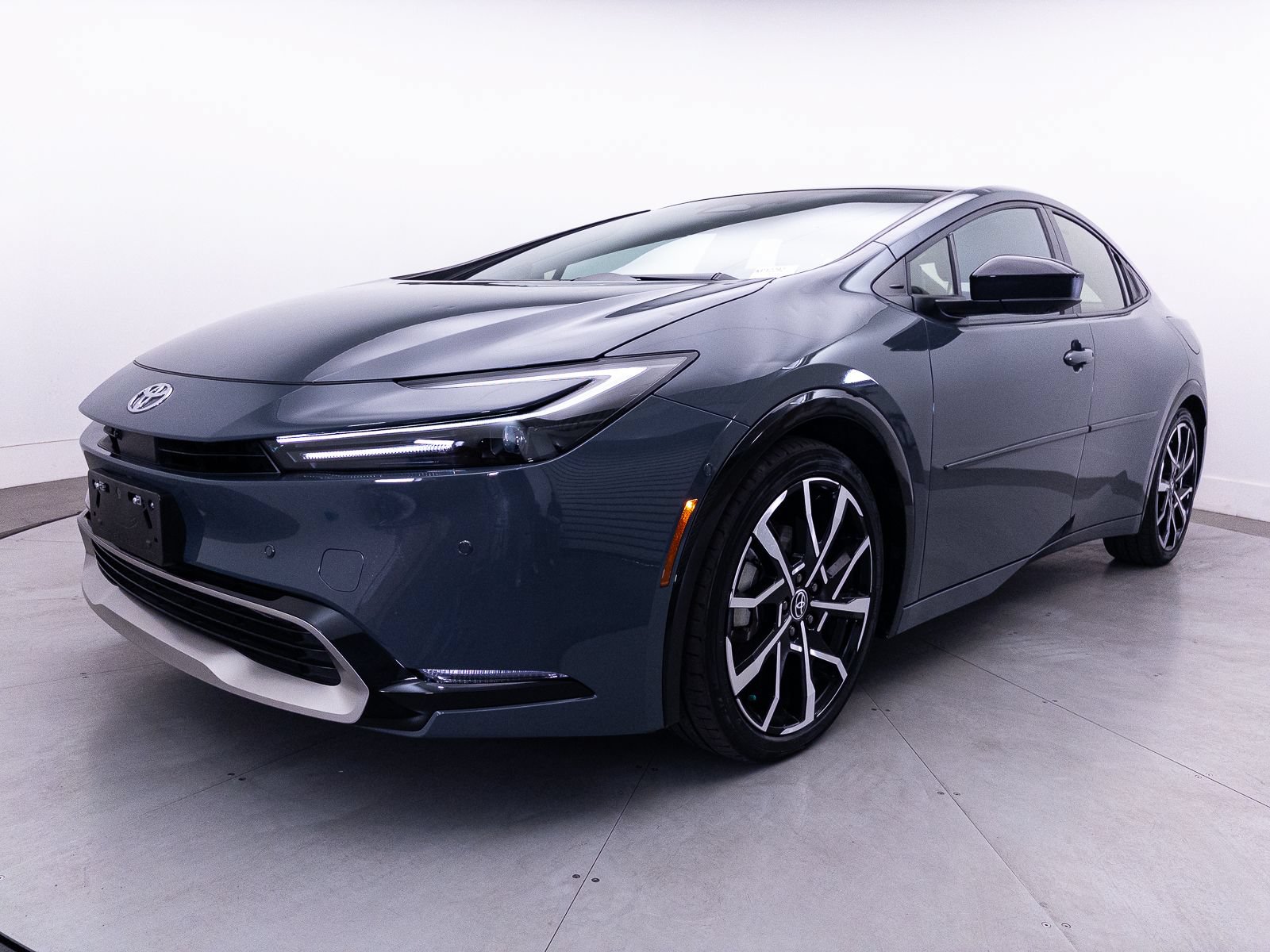 Used 2023 Toyota Prius Prime Premium w/ Advanced Technology Package FWD image 15