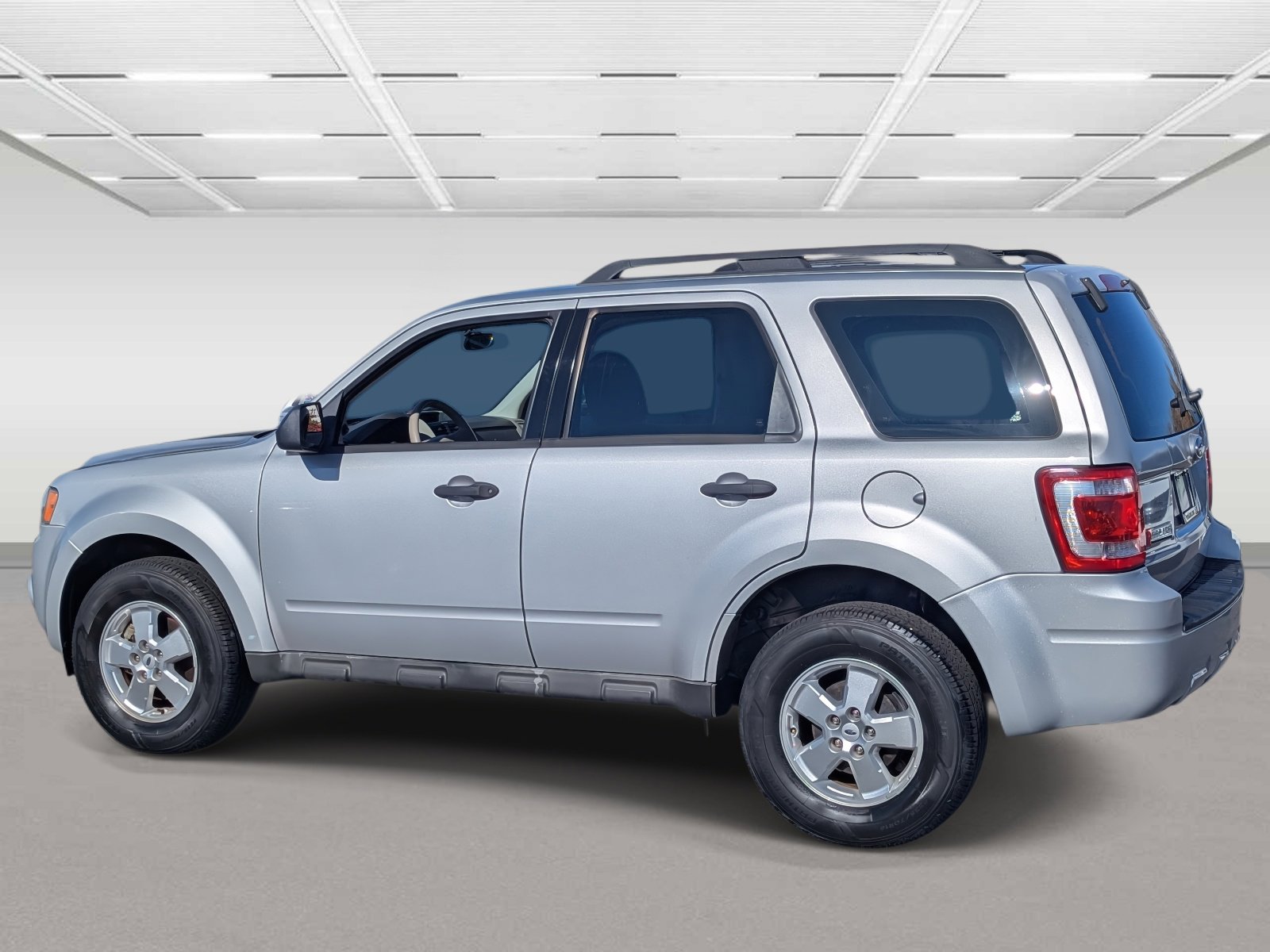 Used 2009 Ford Escape XLS image 3