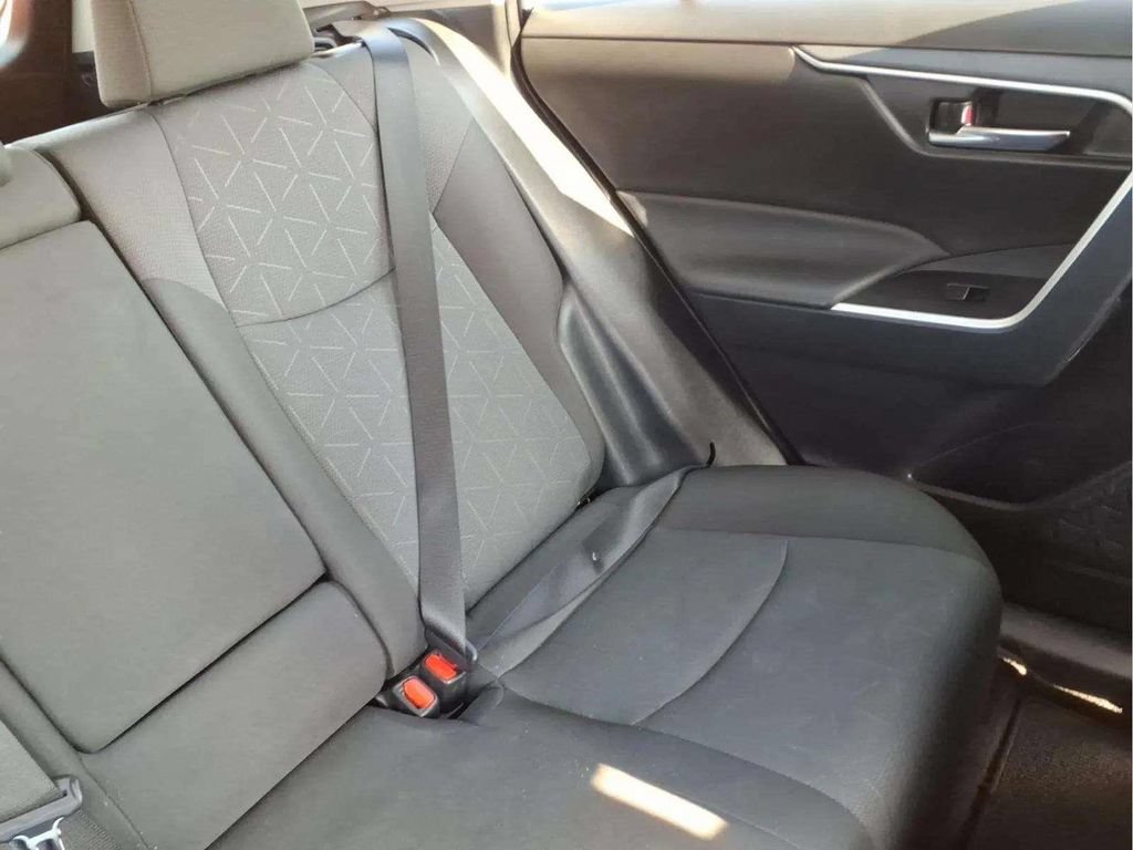 Used 2024 Toyota RAV4 XLE FWD image 19