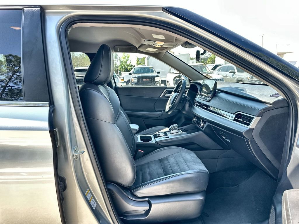 Used 2024 Mitsubishi Outlander SE Black Edition AWD/4WD image 27