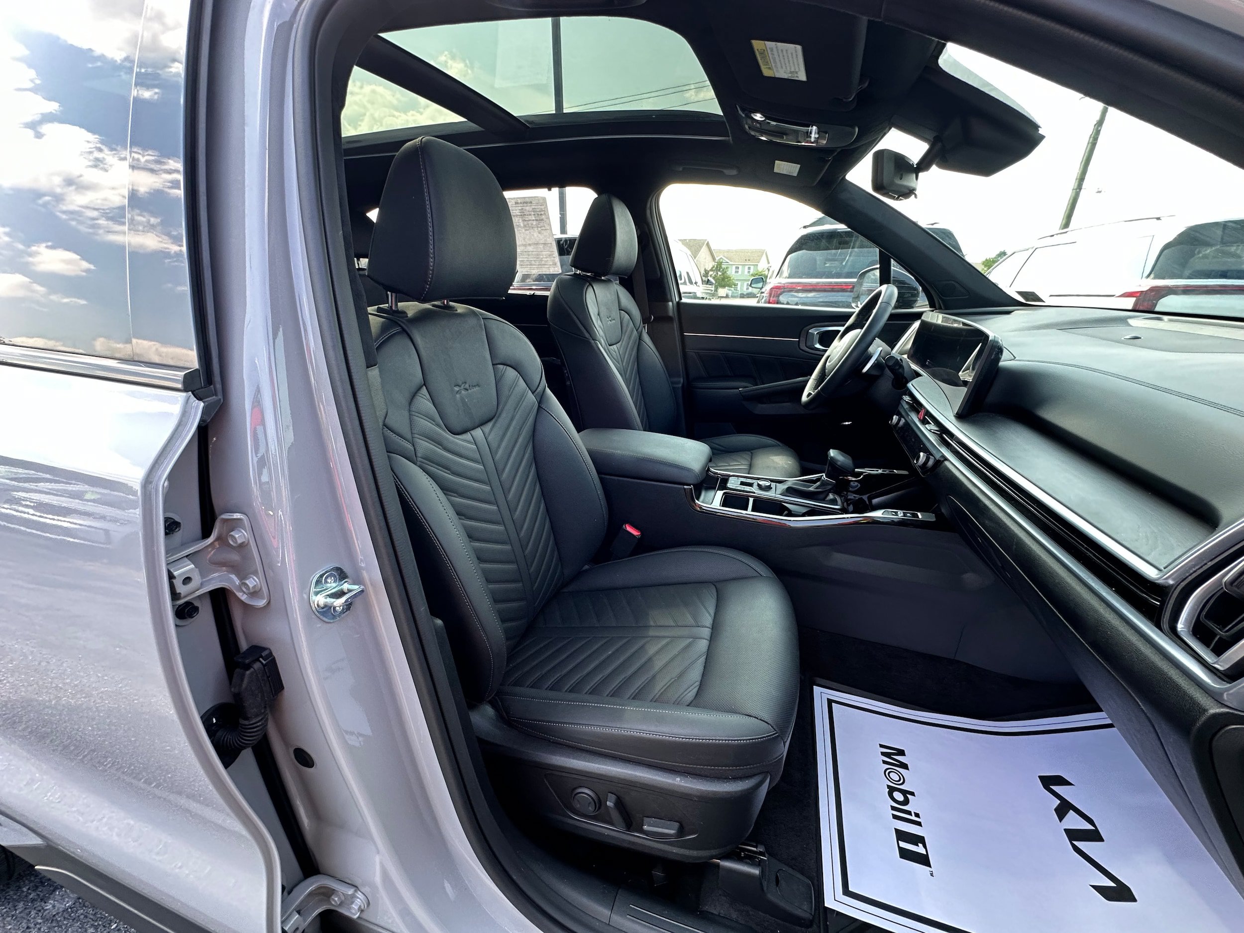 Used 2025 Kia Sorento SX Prestige AWD/4WD image 24