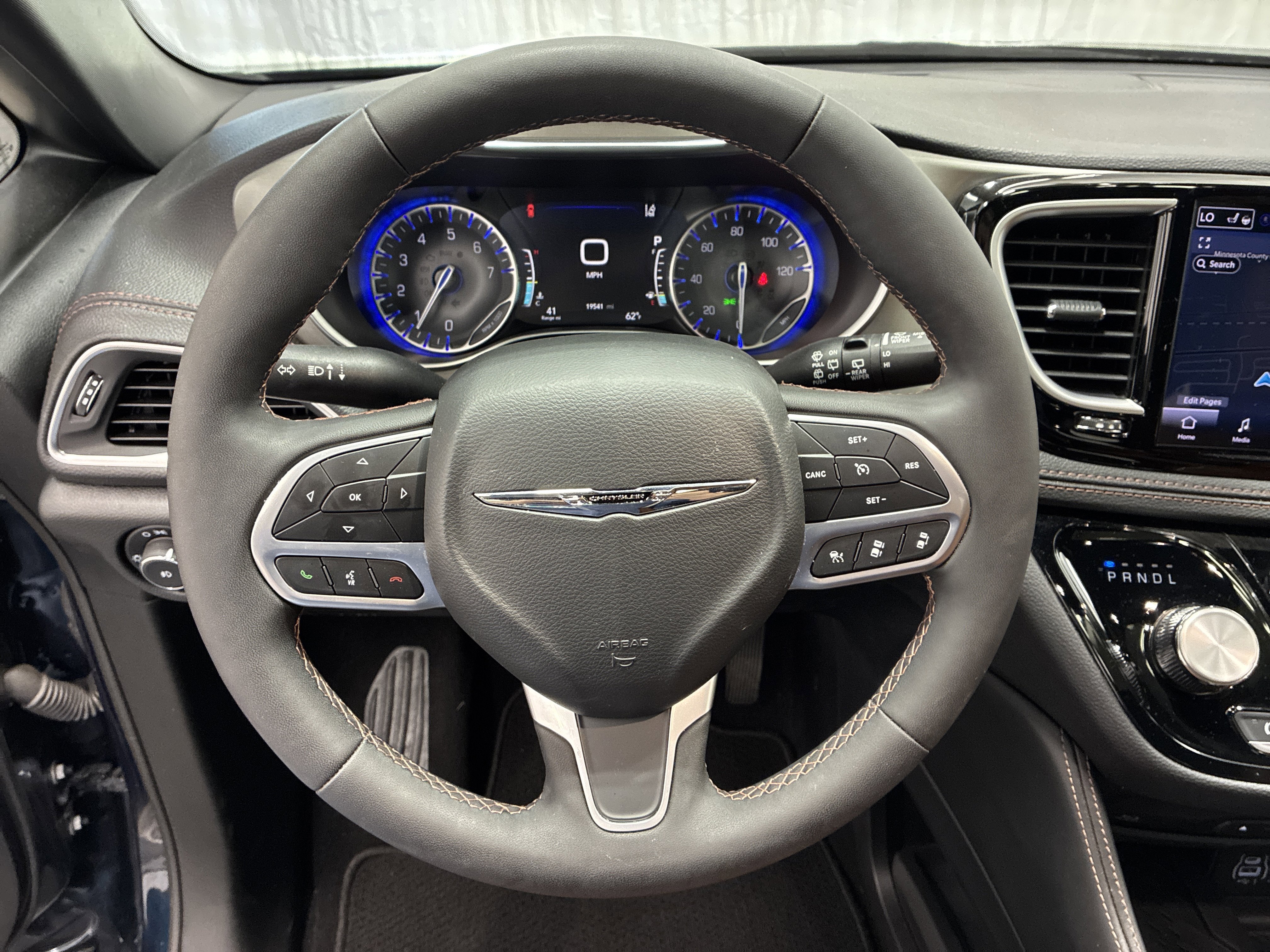 Certified 2025 Chrysler Pacifica Pinnacle w/ Trailer Tow Group AWD/4WD image 24