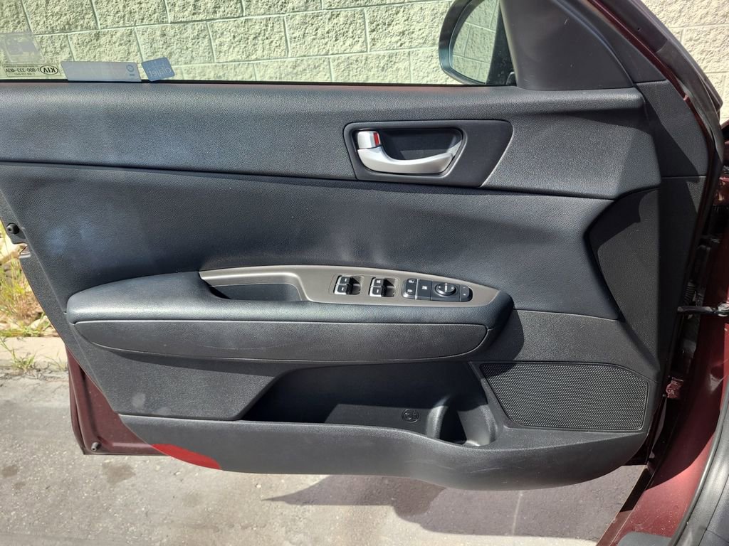 Used 2019 Kia Optima LX image 17