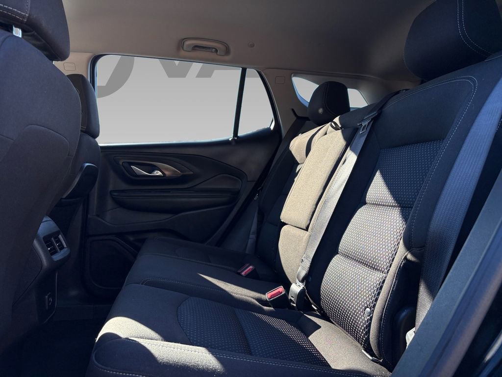 Used 2022 GMC Terrain SLE w/ Driver Convenience Package image 3