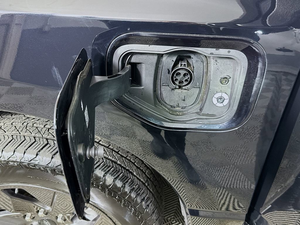 Used 2023 Ford F150 Lightning Lariat AWD/4WD image 33