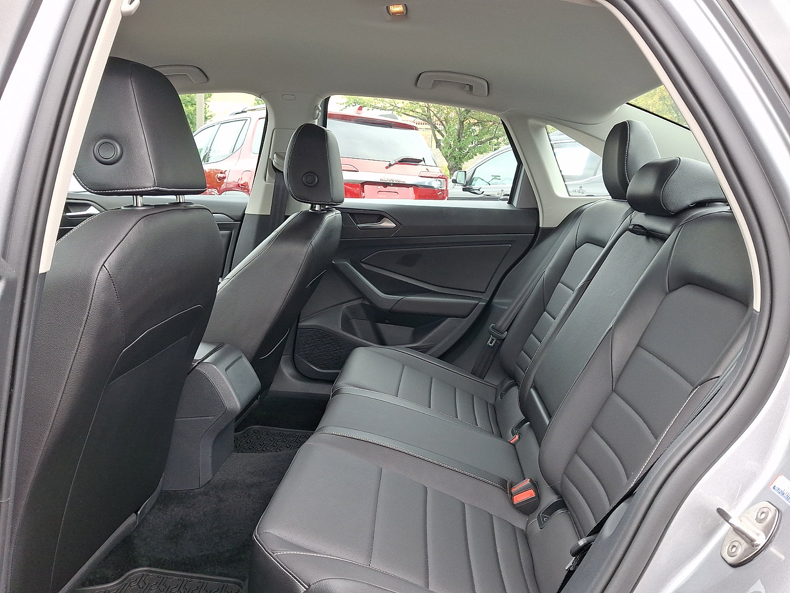 Used 2023 Volkswagen Jetta SE FWD image 11