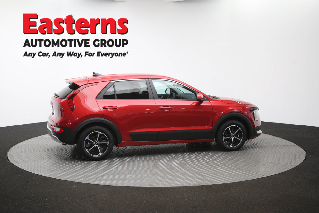 Used 2025 Kia Niro LX FWD image 43