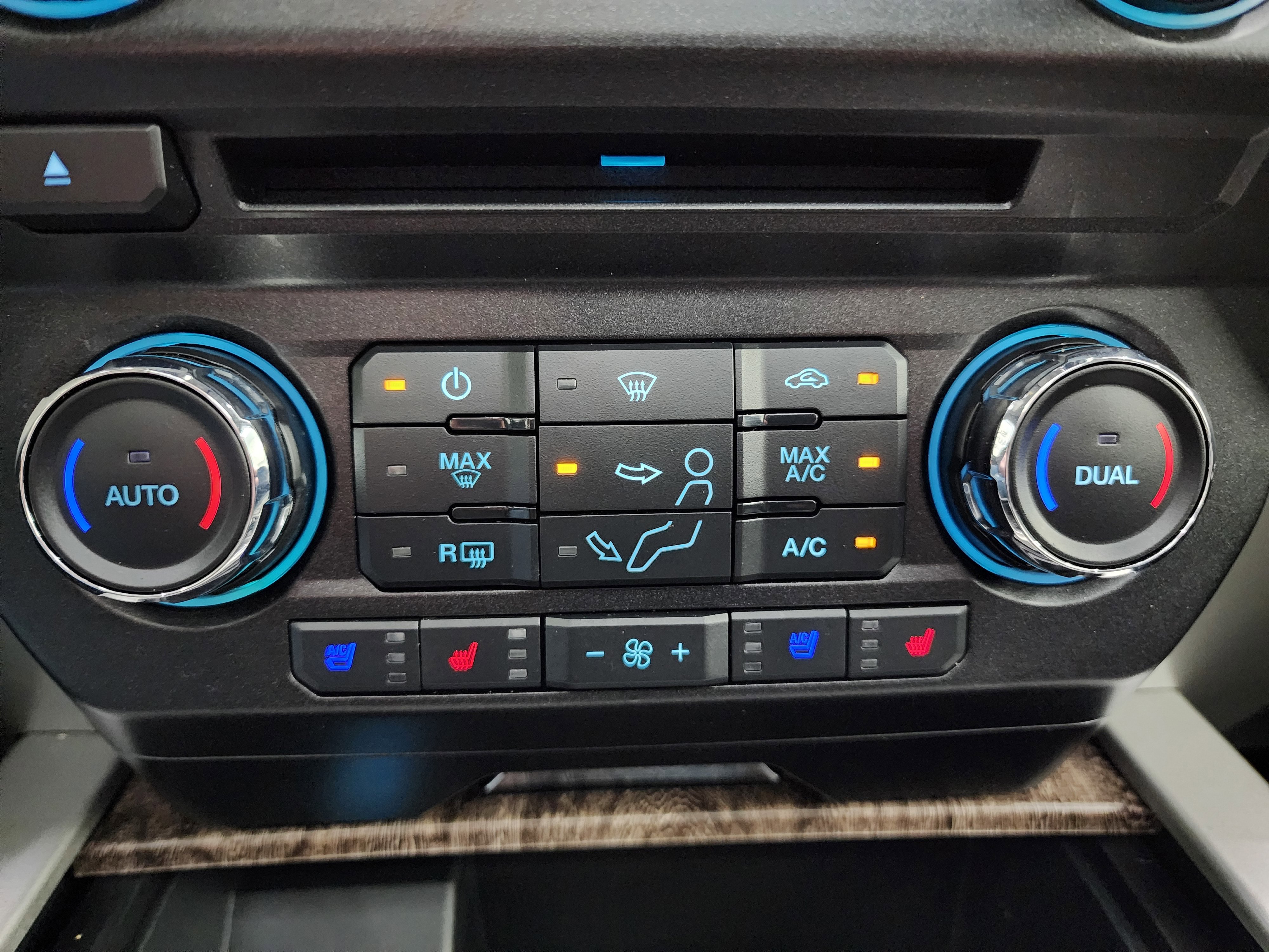 Used 2017 Ford F350 Lariat w/ Lariat Ultimate Package image 65