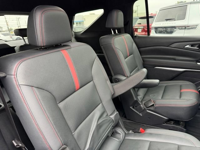 Used 2024 Chevrolet Traverse RS FWD image 15