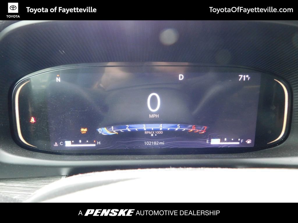 Used 2022 Jeep Wagoneer Series II AWD/4WD image 11