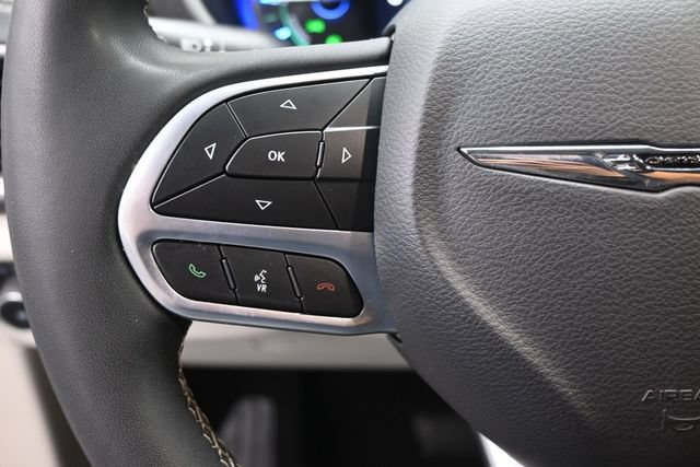 Used 2024 Chrysler Pacifica Limited FWD image 7