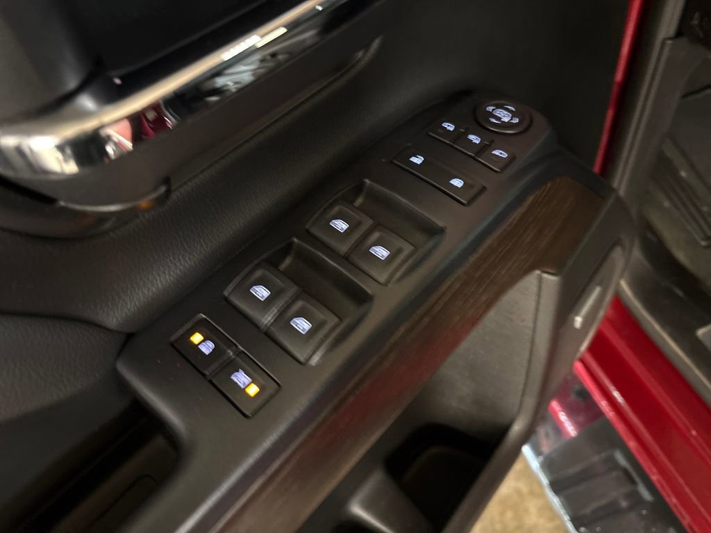 Used 2018 GMC Sierra 2500 Denali AWD/4WD image 16