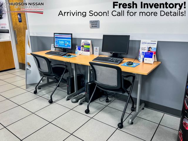 Used 2024 Nissan Pathfinder SV image 36