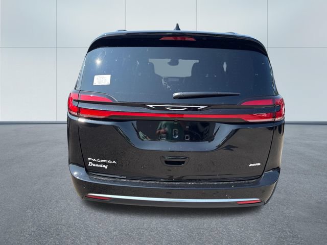 New 2027 Chrysler Pacifica Pinnacle AWD/4WD image 3