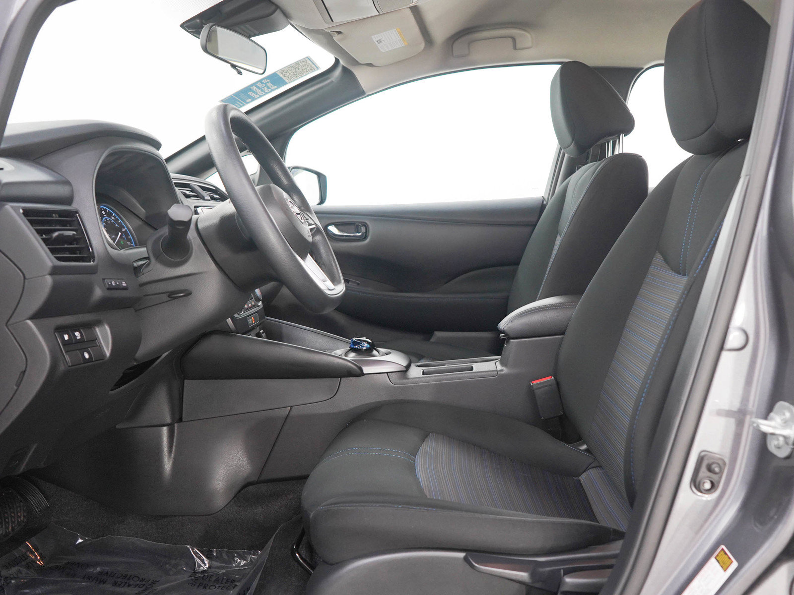 Used 2025 Nissan Leaf S FWD image 21