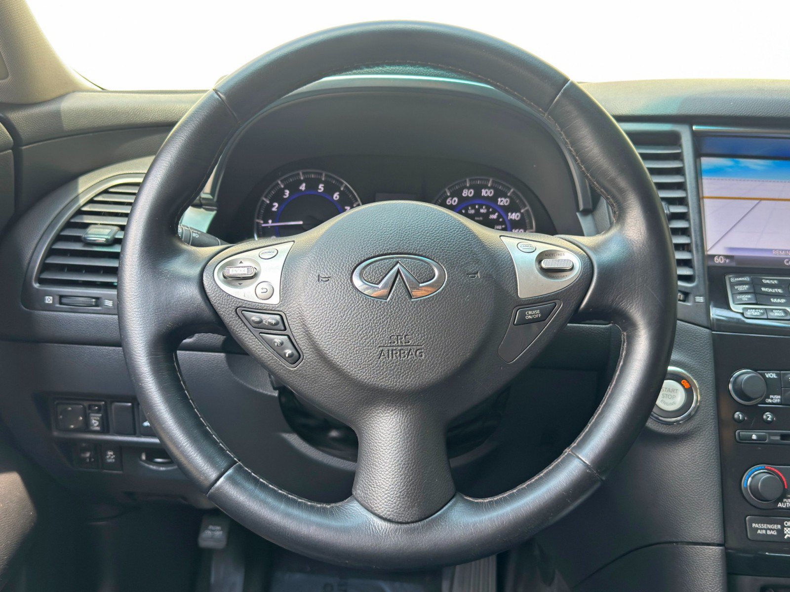 Used 2014 INFINITI QX70 2WD w/ Premium Package image 21