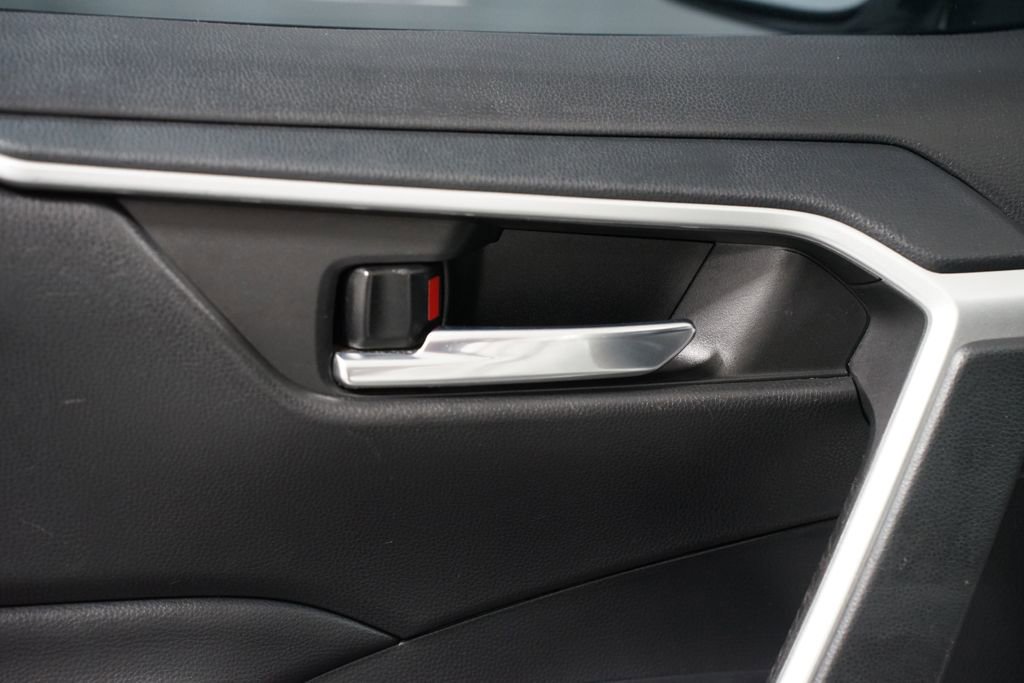 Certified 2022 Toyota RAV4 XLE w/ Convenience Package image 31