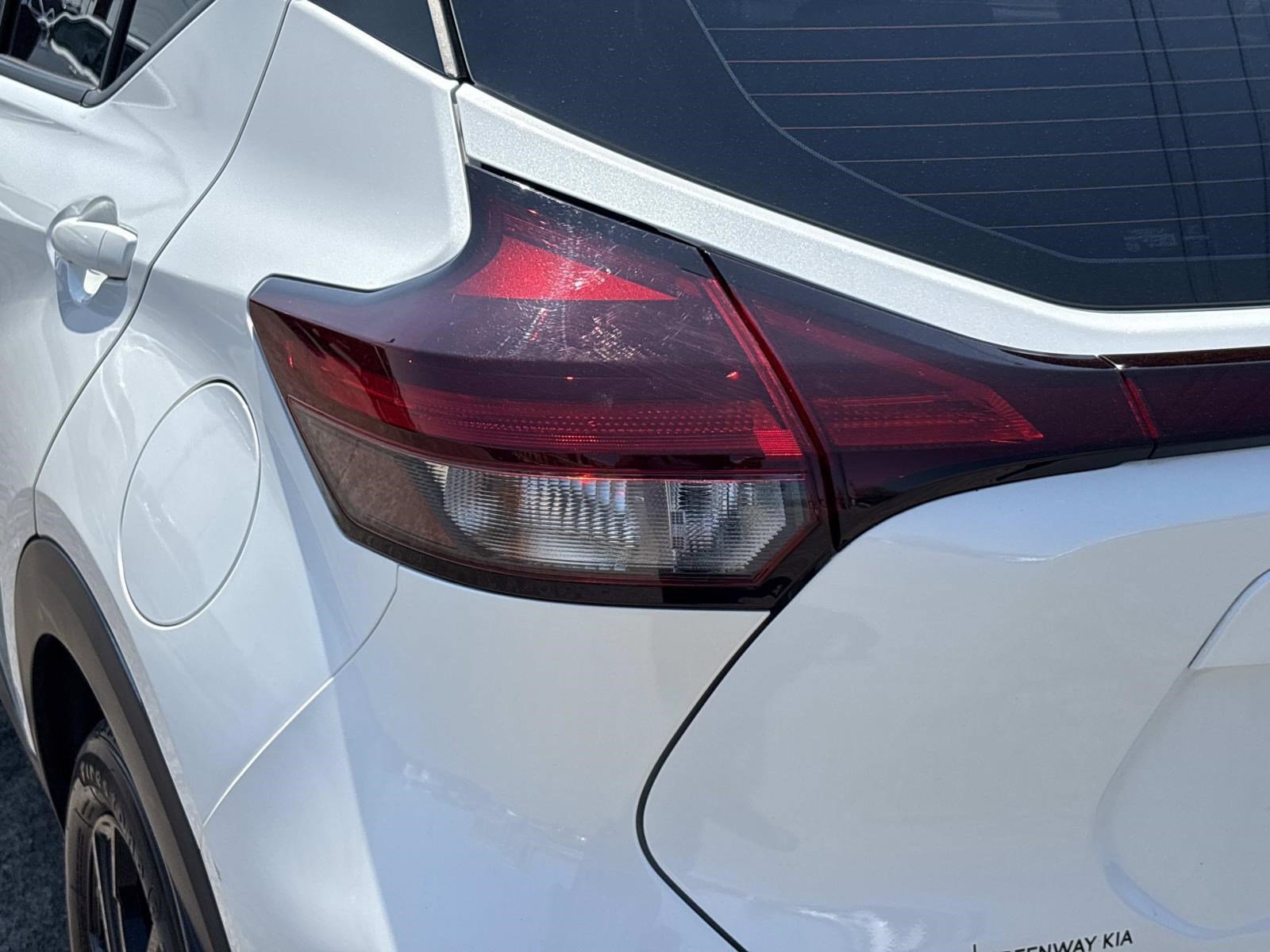 Used 2021 Nissan Kicks SR image 10