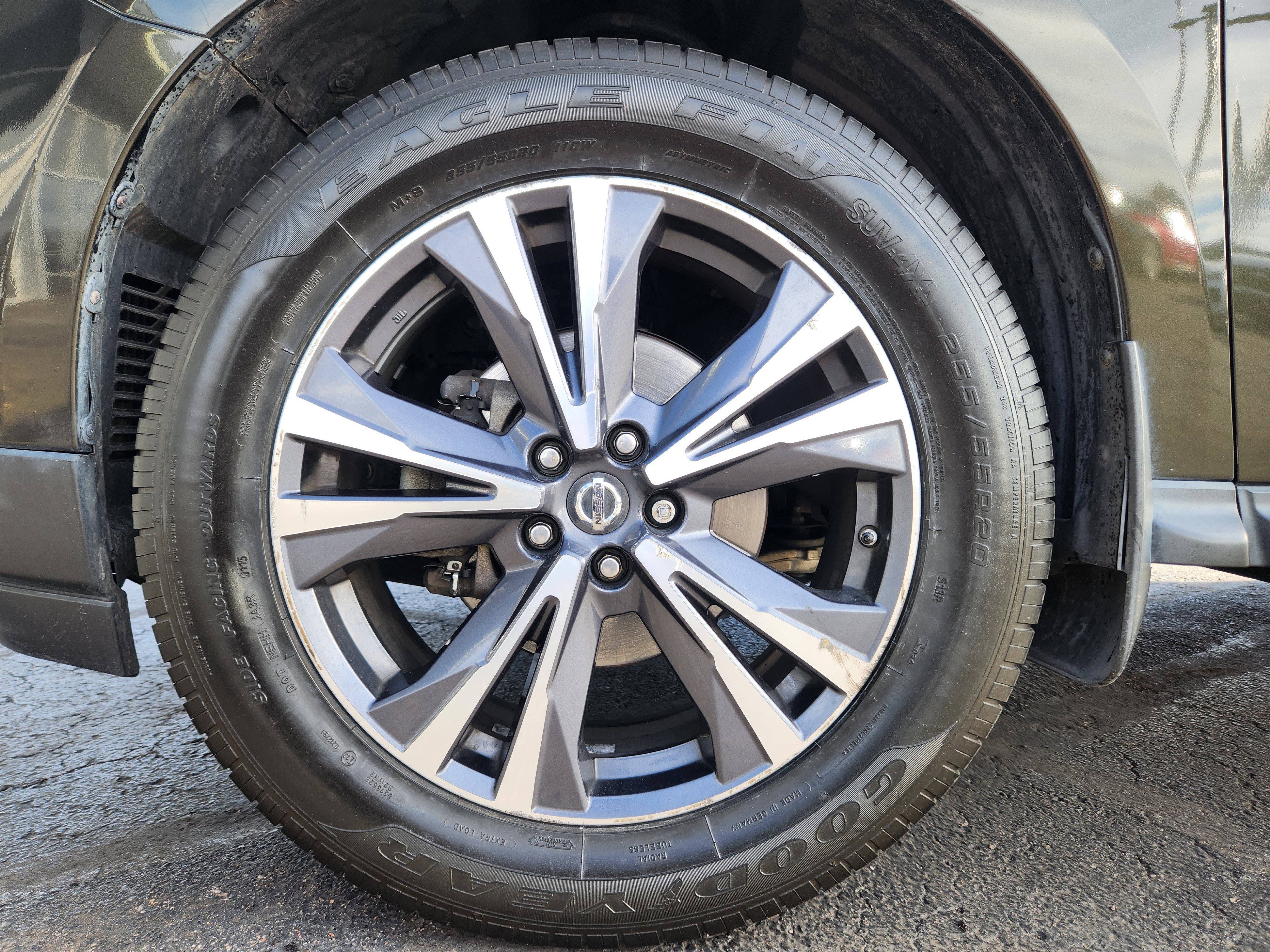 Used 2017 Nissan Pathfinder Platinum image 25