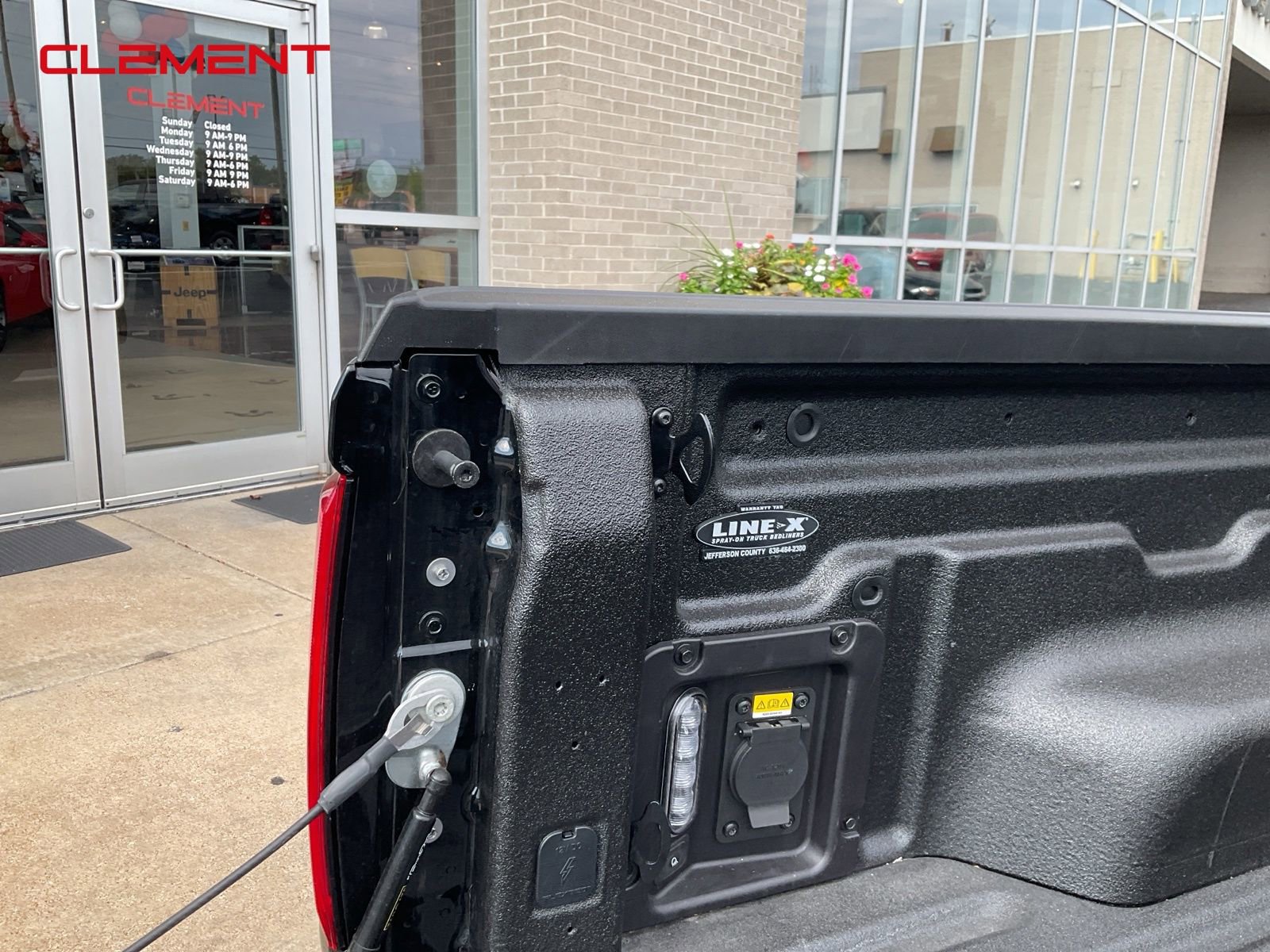 Used 2023 Ford Maverick Lariat w/ Lariat Luxury Package image 7