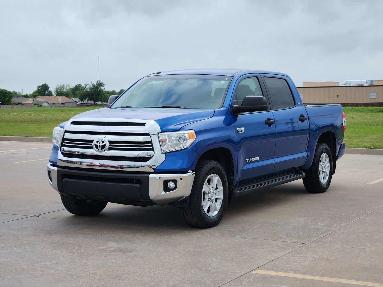Used 2017 Toyota Tundra SR5 AWD/4WD video 2